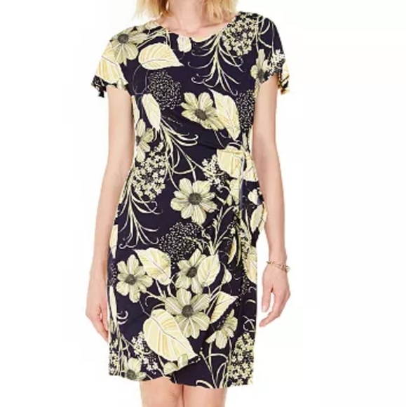 Signature by Robbie Bee Dresses & Skirts - Robbie Bee Signature Petite Floral Print Sarong Dr